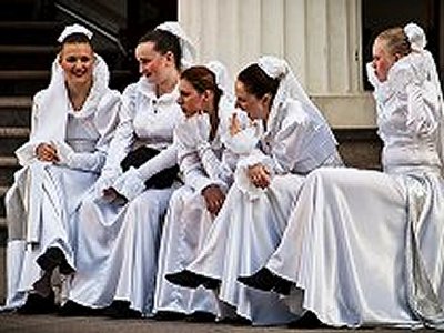 'All in white shall wait around': five brides wait for their destiny distractedly